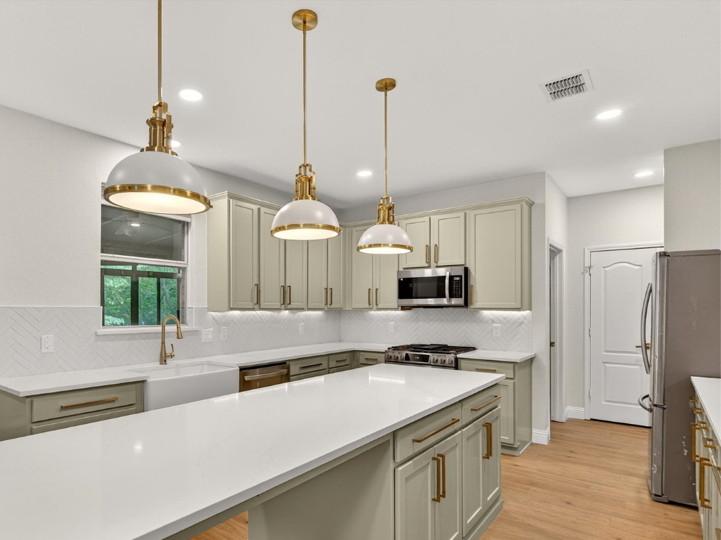 Beautiful kitchen remodel by MRH